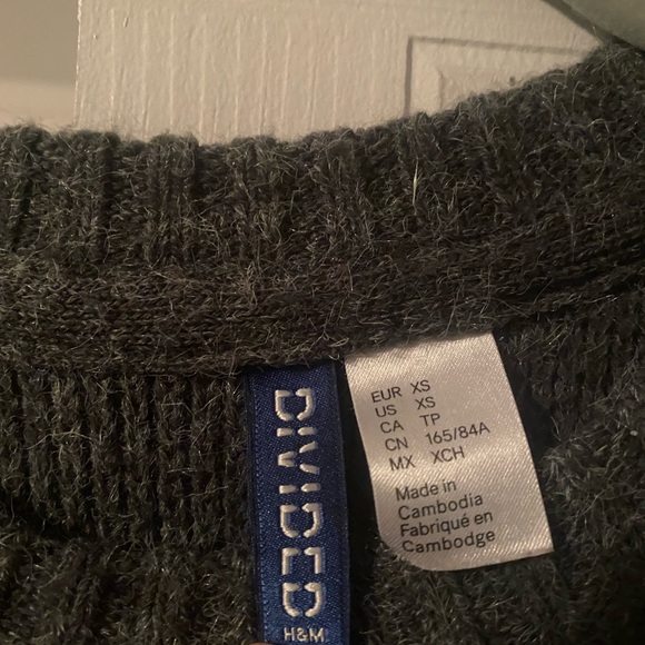 H&M sweater - Picture 3 of 3